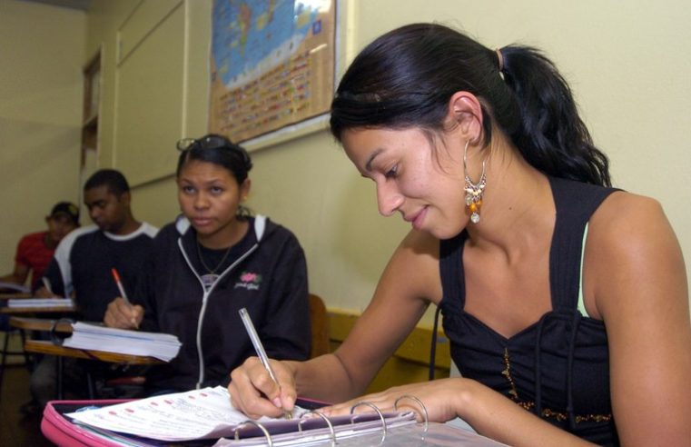 Pé-de-Meia: divulgado calendário para estudantes da EJA