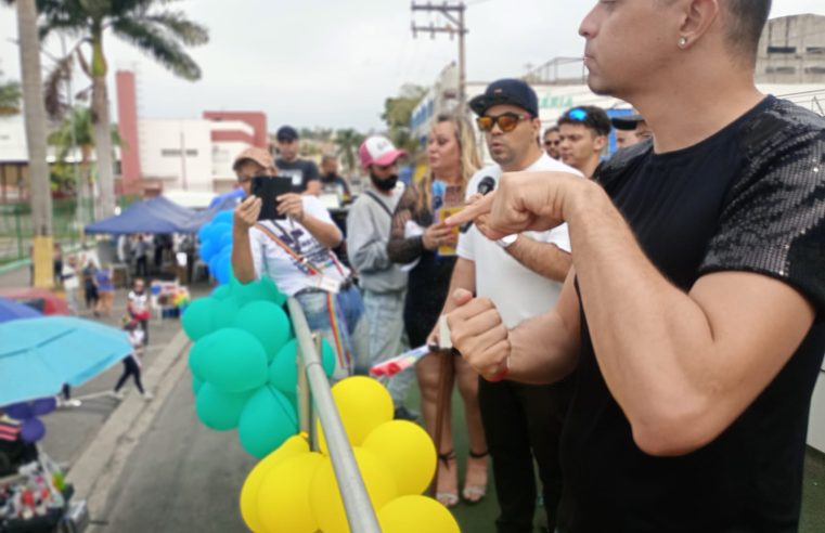 1ª Parada LGBTQIAPN+ de Ferraz de Vasconcelos reúne mais de 1.100 pessoas em um ato histórico pela diversidade