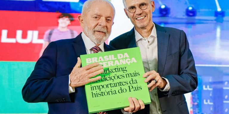 154564com-presenca-de-lula-e-ministros-marqueteiro-sidonio-palmeira-lanca-livro-sobre-eleicao-de-202.jpeg