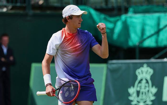 João Fonseca conquista nova vitória e garante lugar nas quartas de final do Challenger de Camberra