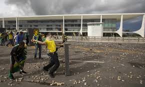 2 anos do 8 de janeiro: governo Lula faz ato em defesa da democracia