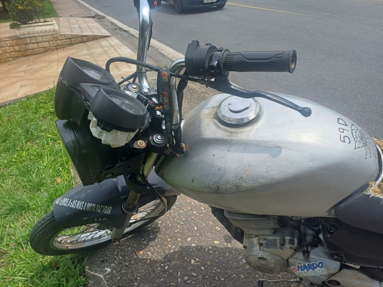 Jovem é preso com moto furtada na Via Dutra, em Barra Mansa