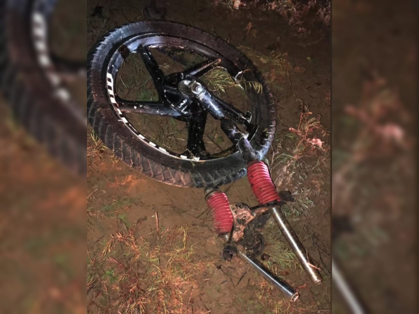 Primas adolescentes morrem em colisão de moto com carro no Ceará; motorista fugiu