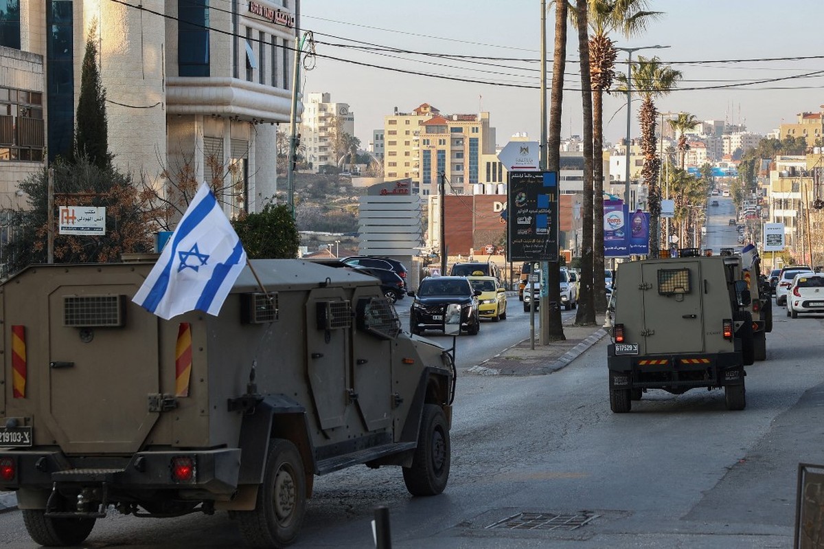 Israel amplia operação na Cisjordânia e diz que terroristas foram mortos