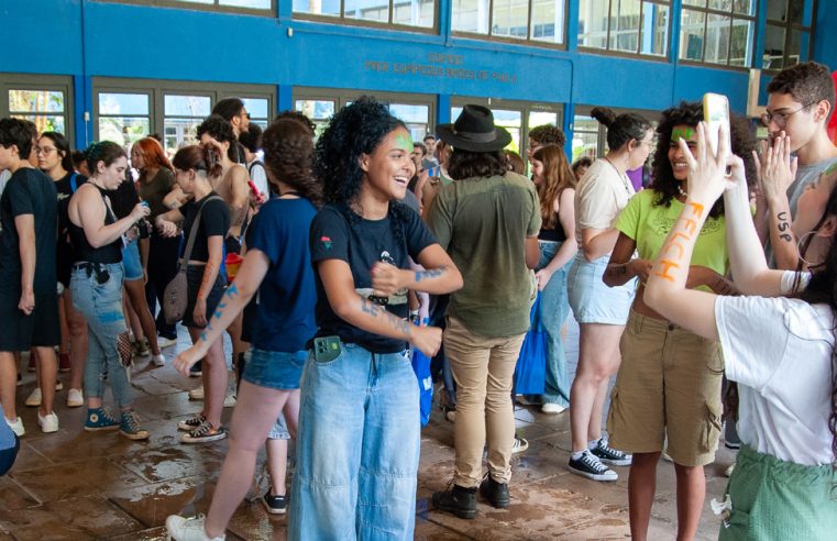 Clima de celebração marca o início do ano letivo para mais de 11 mil calouros da USP – Jornal da USP