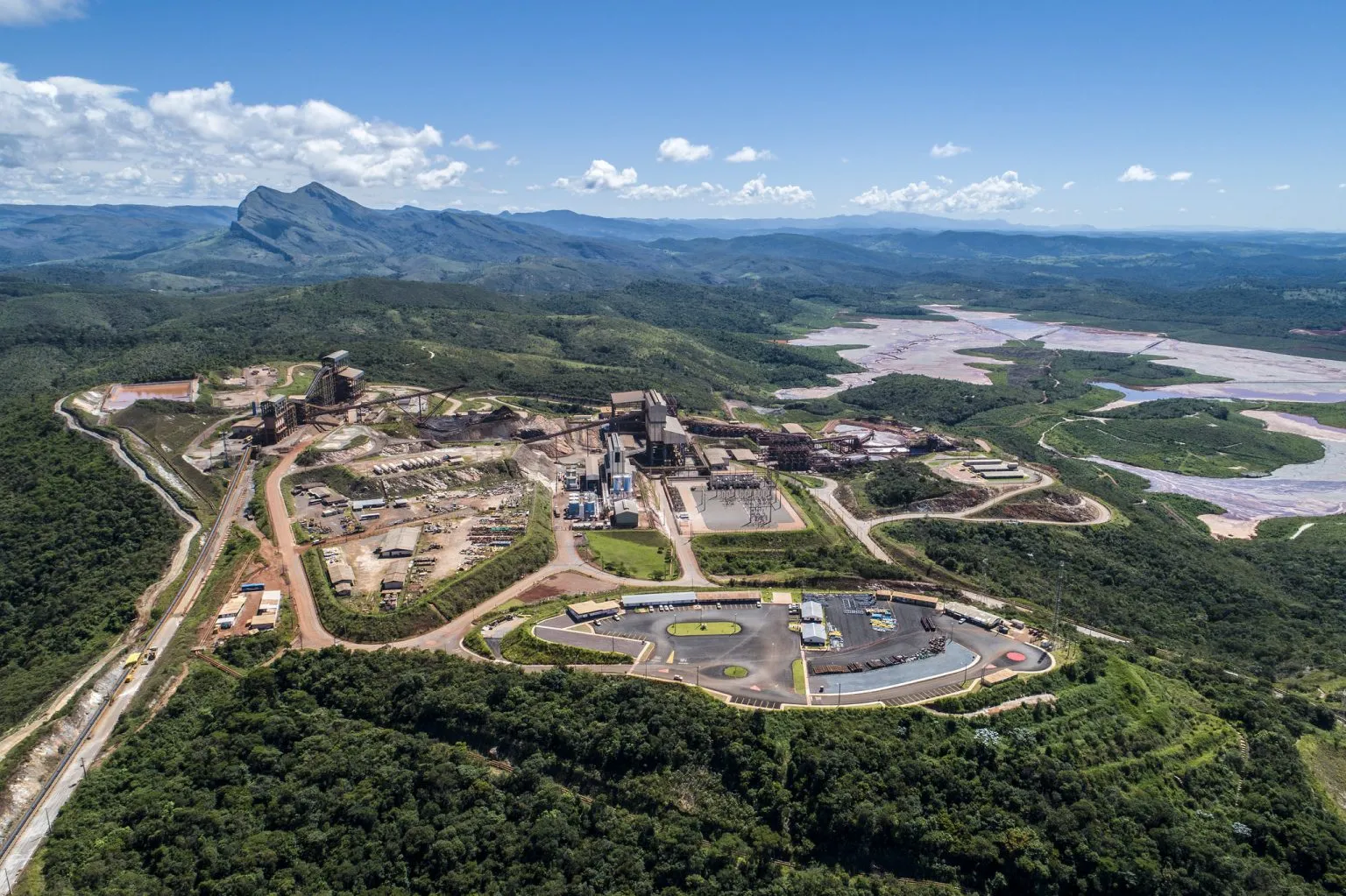 Comunidades atingidas denunciam pressão da Anglo American para aceitar reassentamento em Minas Gerais