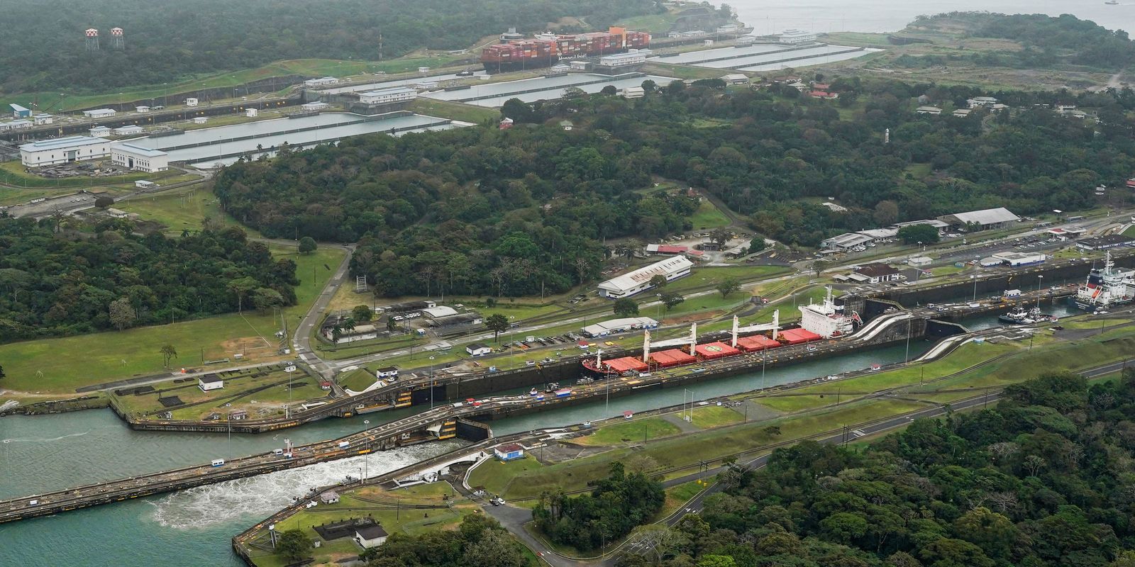 Panamá nega reivindicação dos EUA de direitos de travessia de canal