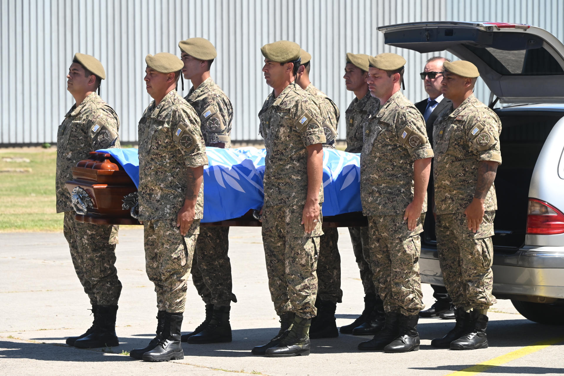 general brasileiro assume tropas; rebeldes avançam