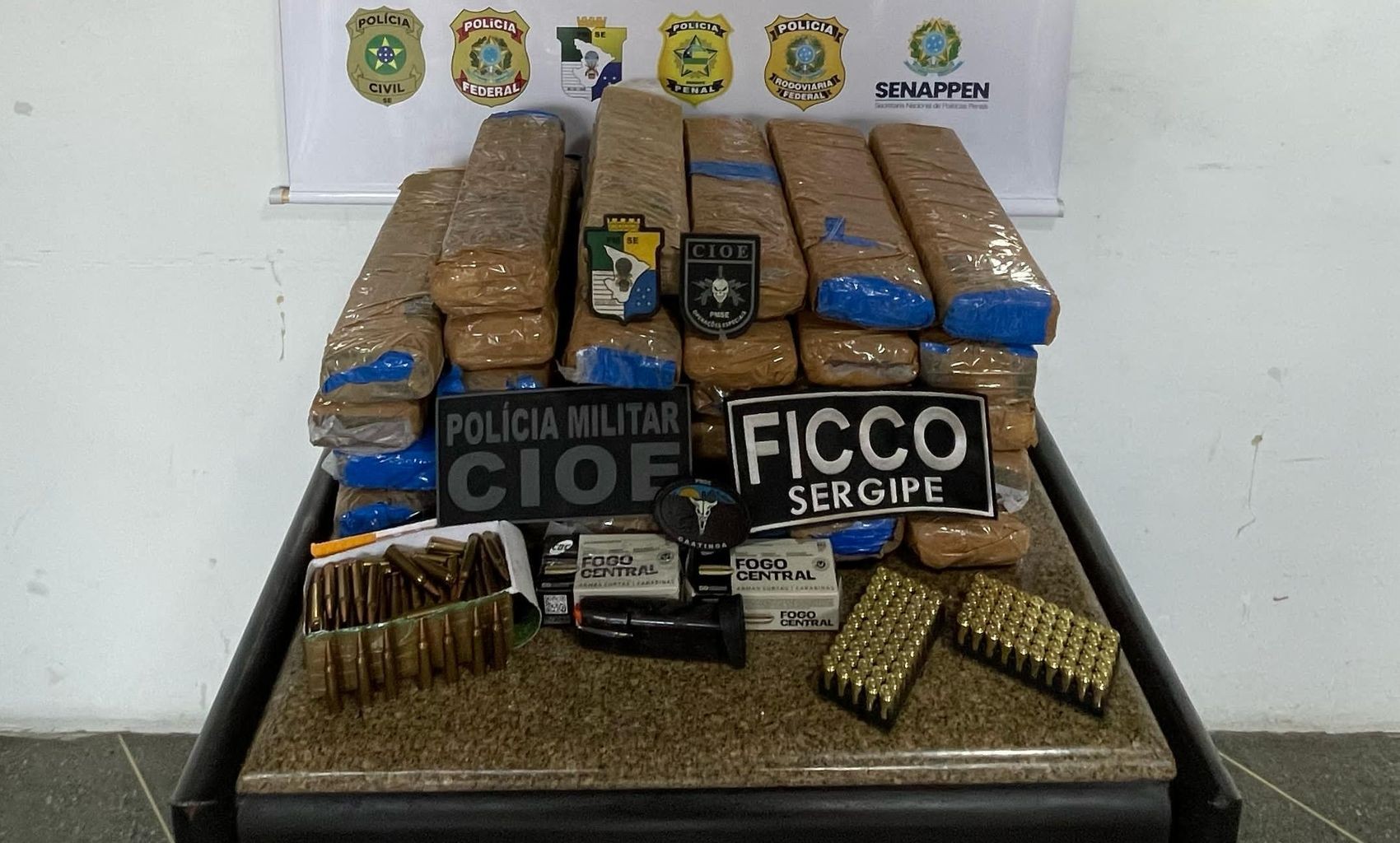 Jovem é preso com 26 kg de maconha e munições em São Cristóvão