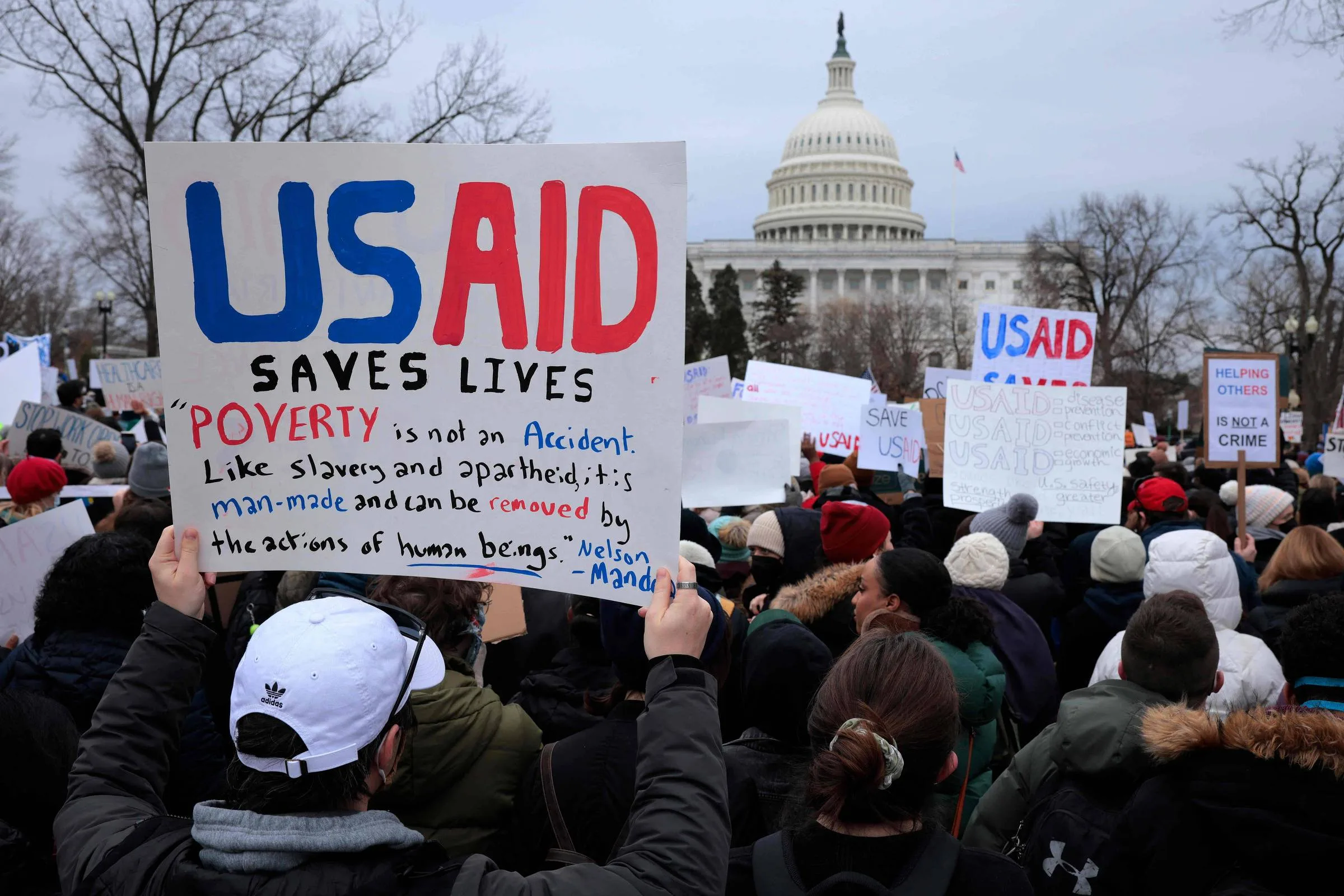 Juiz dos EUA ordena que governo Trump libere pagamento de programas de assistência externa da USAID