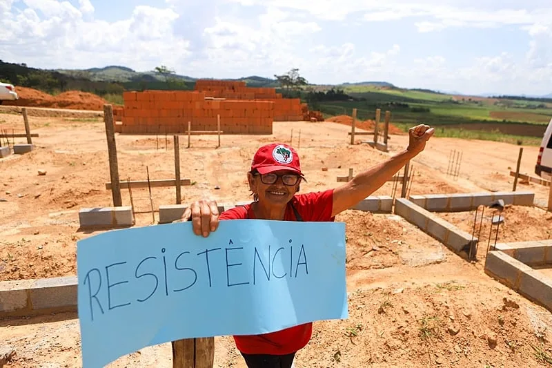 Após 27 anos de resistência, acampamento do MST em Minas Gerais conquista titulação de terra