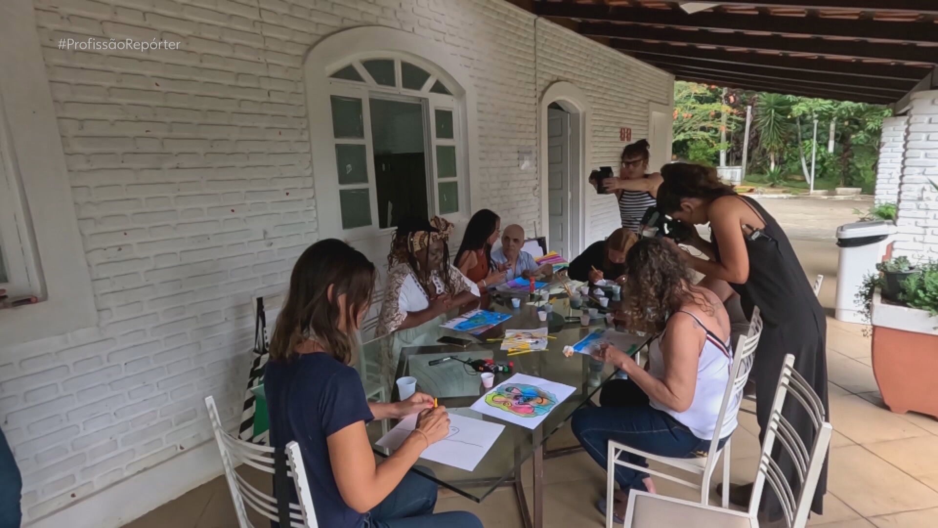 'Virei garota de programa por causa do alcoolismo': o drama de mulheres em tratamento contra a dependência de álcool