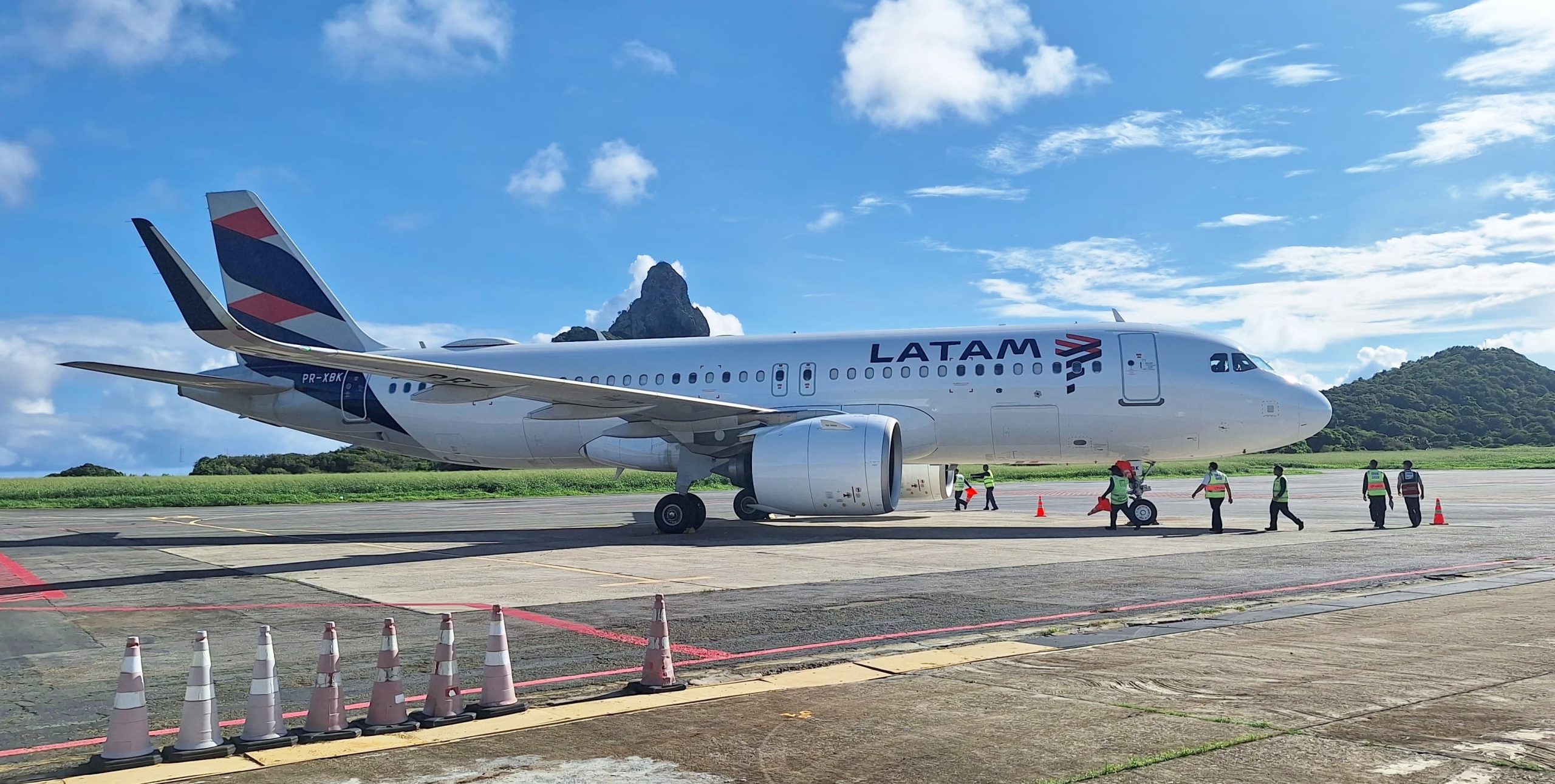 Com liberação de aviões de grande porte, Latam antecipa início de voos regulares para Fernando de Noronha