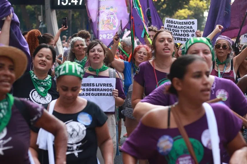 8M em fotos: A força do feminismo nas ruas