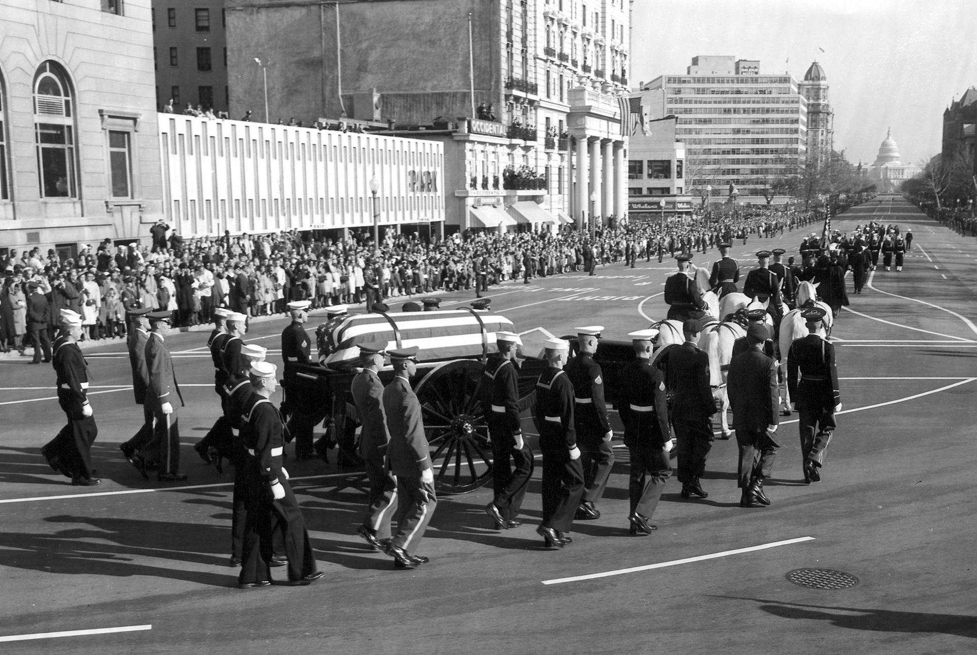 EUA divulgam arquivos inéditos sobre assassinato de Kennedy