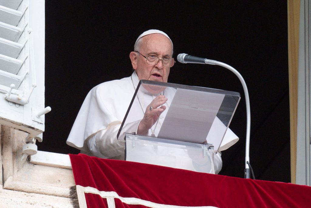 2023-10-29t120428z-53422273-rc2c24a2orqj-rtrmadp-3-pope-angelus.jpg