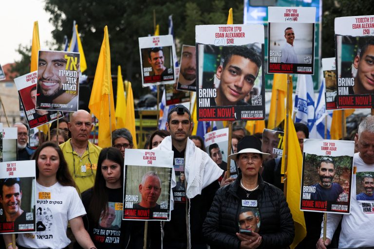 2025-04-07t063751z-1196638365-rc2rsdaji439-rtrmadp-3-israel-palestinians-hostages-protests.jpg