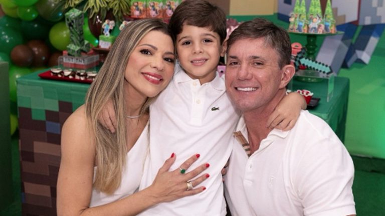 medica-paula-domingues-com-o-filho-e-marido.-foto-luciana-pacheco.jpg