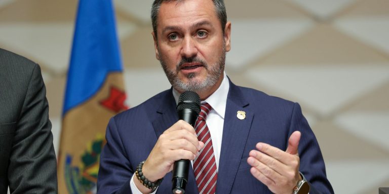 pzzb9451.jpg