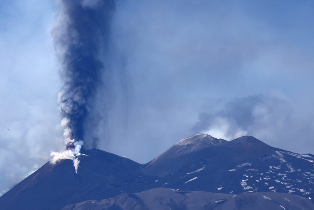 2025-06-02t095421z-1761300709-rc28ueahagpq-rtrmadp-3-italy-volcano-etna.jpg