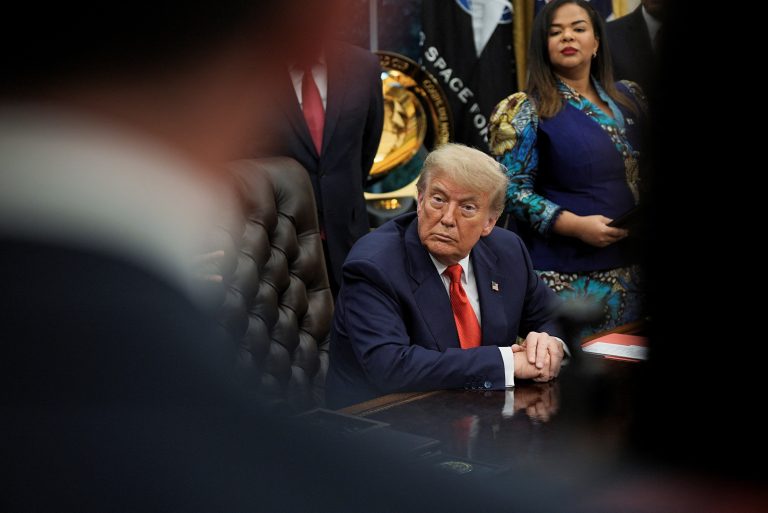 2025-06-27t204432z-2145990293-rc28bfahtne7-rtrmadp-3-usa-trump.jpg