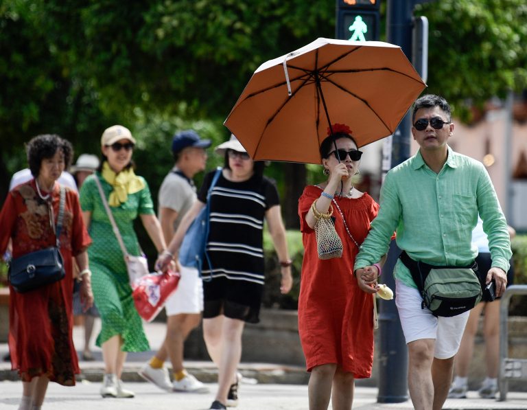 afp-20250628-64689na-v1-highres-spainweatherwarmingclimate.jpg