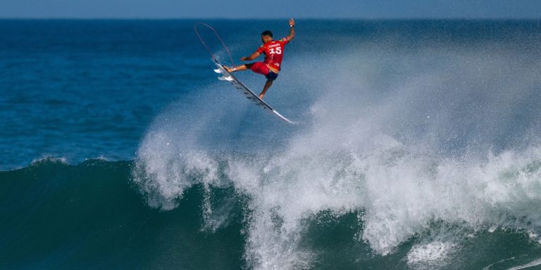 italo_ferreira_25rio_2543_thiago_diz1.jpg