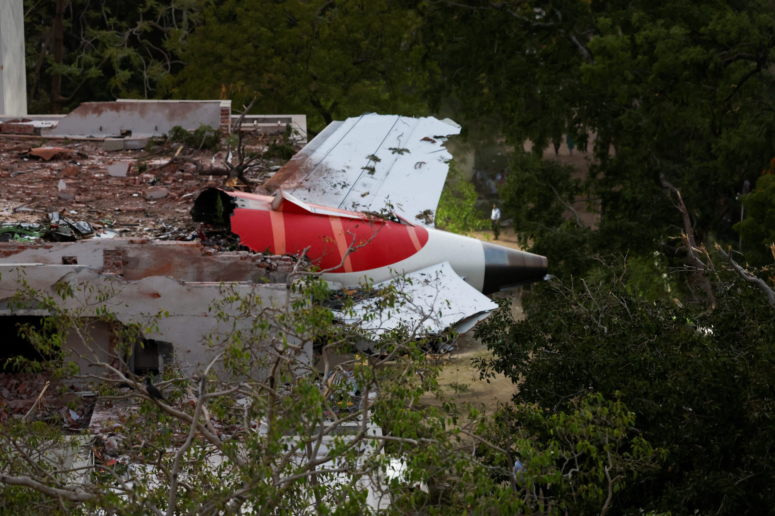 2025-06-12t144401z-1892622161-rc221fawsteg-rtrmadp-3-india-crash.jpg