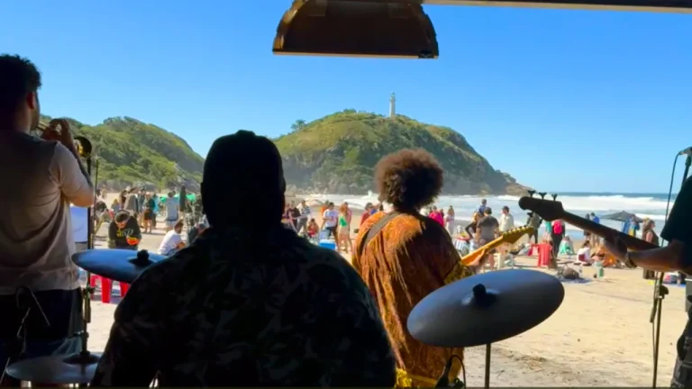 Nova-edicao-do-Ilha-do-Mel-Jazz-Festival-reune-mais-de-90-atraoes-musicais-durante-todo-o-mes-de-ago.webp