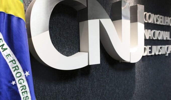 CNJ faz operação em gabinete de desembargador ligado a Nunes Marques