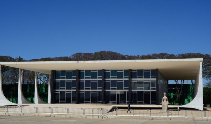 Fachin cobra manifestação da PGR sobre casos do INSS e Master