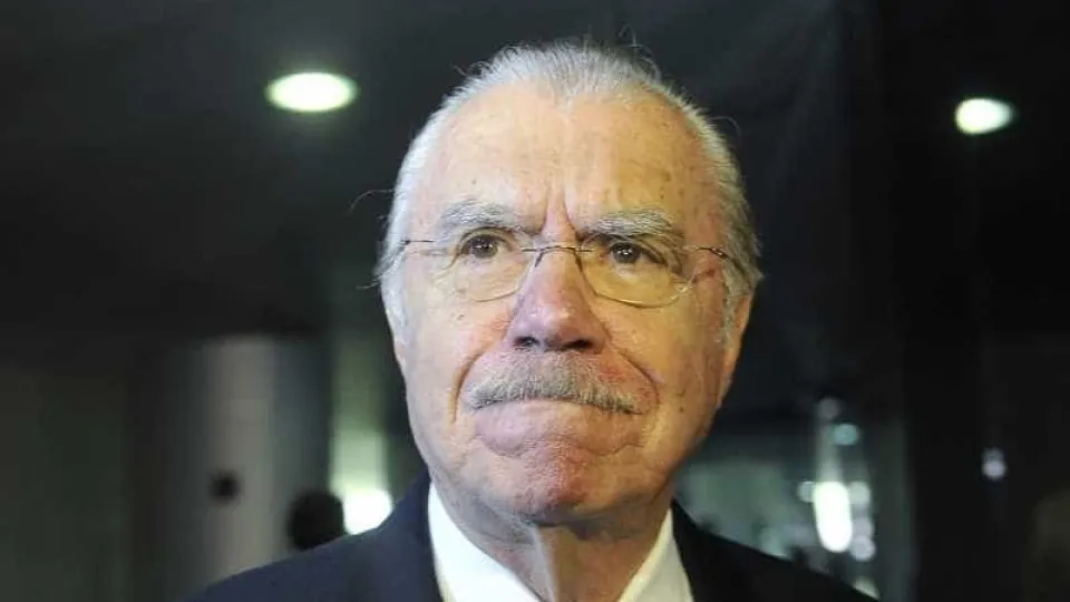 Sarney é internado no Sírio-Libanês, em São Paulo, para tratar pneumonia; quadro é ‘estável’