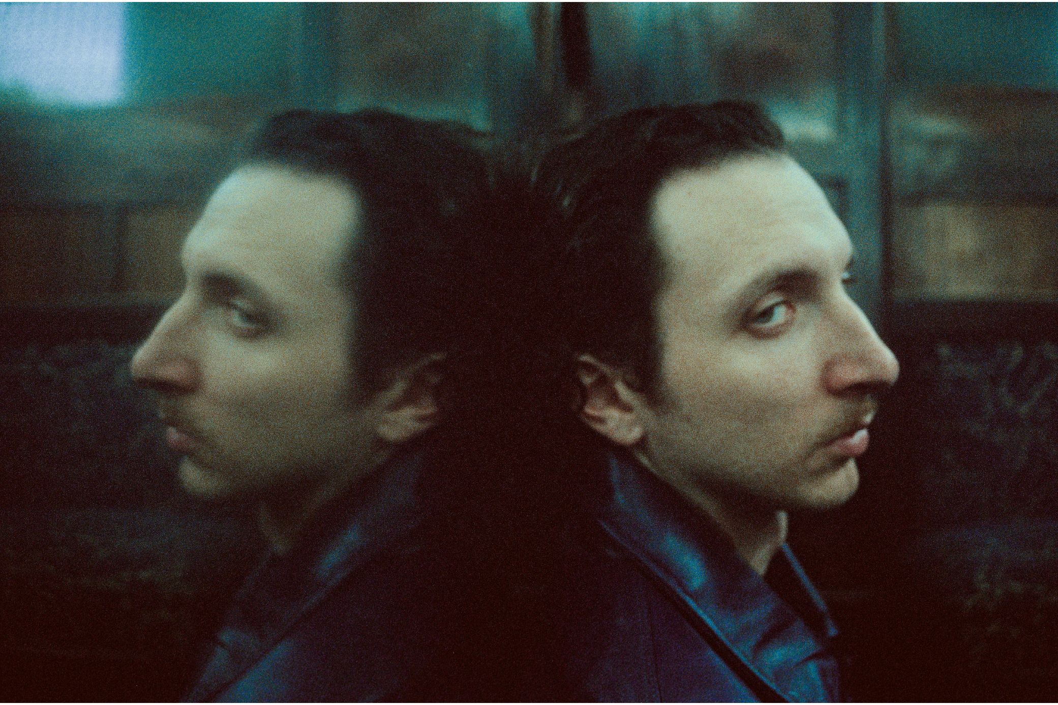 dadá Joãozinho costura surrealismo e biografia em “O Laço da Cobra”, seu segundo disco solo