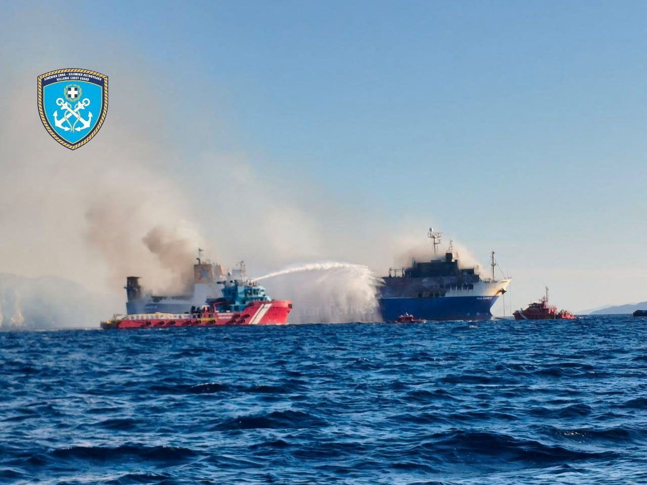 VÍDEO mostra navio em chamas na Grécia; todos a bordo foram resgatados