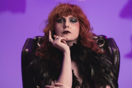 Julia Benford canta sobre ser uma mulher do rock em “Fera Perigosa”, segundo single de seu próximo álbum