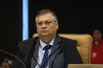 Dino deve devolver relatório sobre Moraes a julgamento após 2º turno, dizem aliados