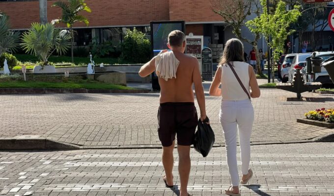 Primeiro fim de semana da primavera tem calor intenso e máxima de 33 °C em SC
