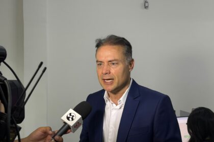 Justiça Eleitoral retira perfil de Renan Filho em redes social, mas nova decisão determina retomada
