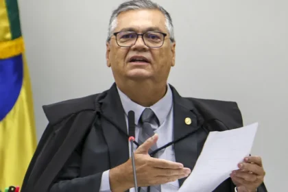 Dino anula decisão do TSE e libera publicação sobre Nossa Senhora