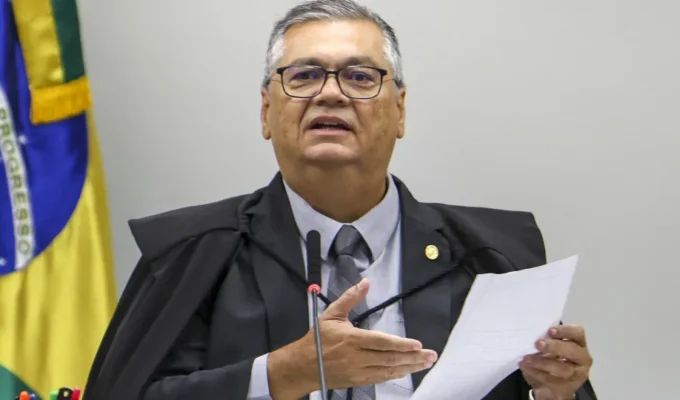 Dino anula decisão do TSE e libera publicação sobre Nossa Senhora