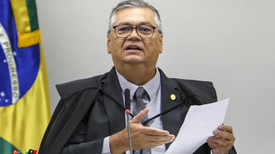 Dino anula decisão do TSE e libera publicação sobre Nossa Senhora