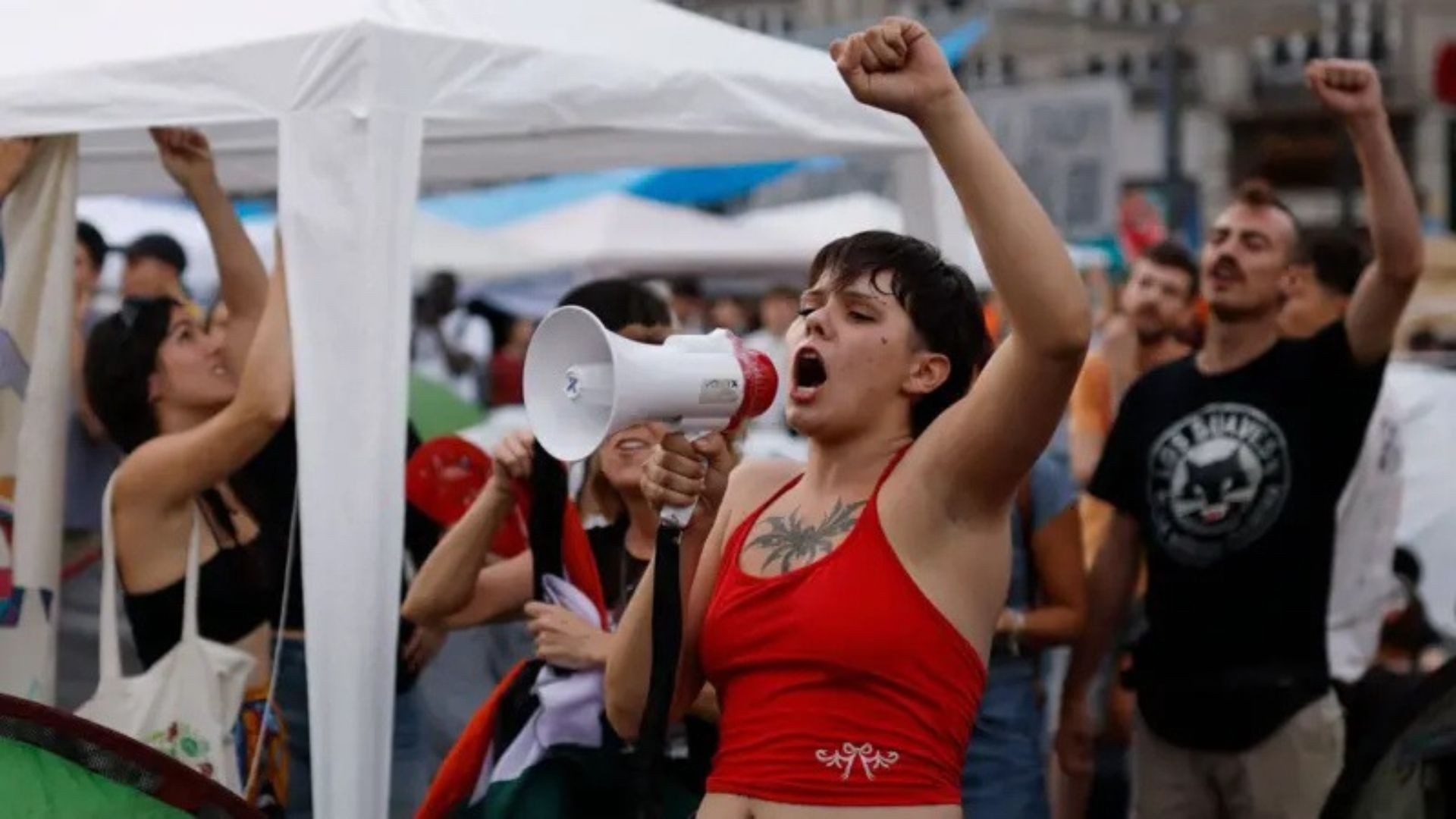 Os protestos em massa em Madri provocados por despejo de idosa de 87 anos de apartamento alugado