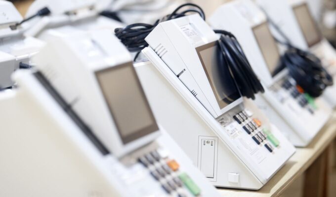 Eleição e inteligência artificial é o tema do Caminhos da Reportagem