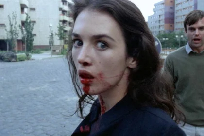 Carne, Sangue e Maternidade: Como o cinema faz do corpo feminino o seu maior monstro