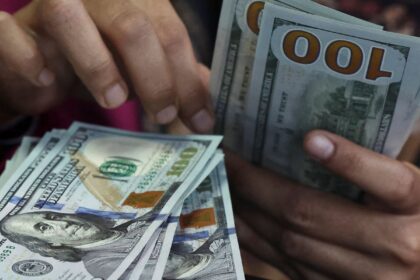 Dólar sobe para R$ 5,22 e atinge maior nível desde março