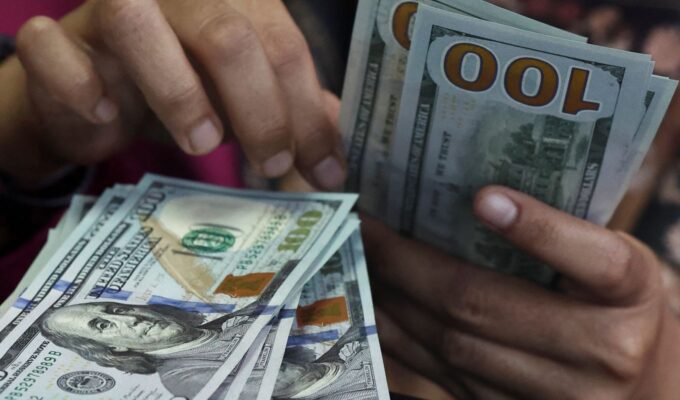 Dólar sobe para R$ 5,22 e atinge maior nível desde março