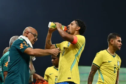 Brasil melhora, sofre e vence Austrália em jogo com duas viradas