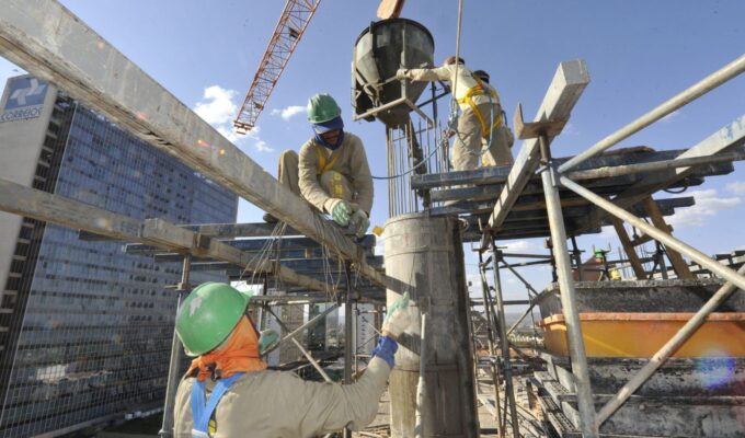 Brasil cria 165,8 mil postos de trabalho em agosto, aponta Caged