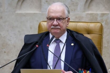 Fachin adia discussão sobre postagens de Nossa Senhora no STF