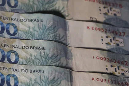 Contas públicas têm déficit de R$ 10 bilhões em agosto